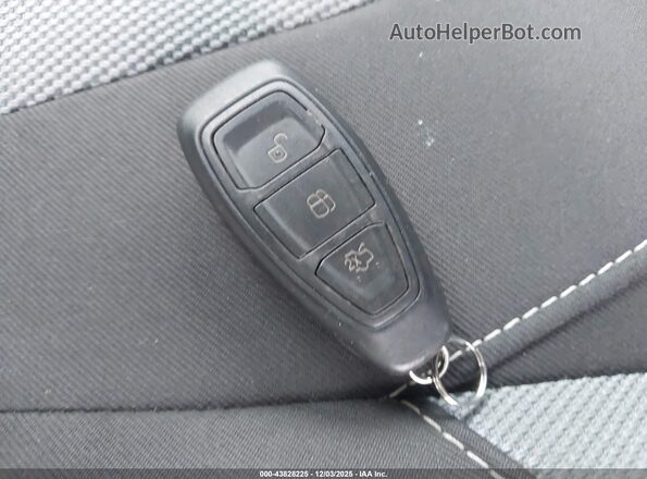 1FADP3L98HL276175 2017 FORD FOCUS ST Белый Вид панели приборов