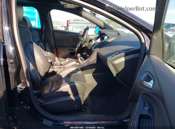 1FADP3L9XHL307734 2017 FORD FOCUS ST Черный Вид салона спереди