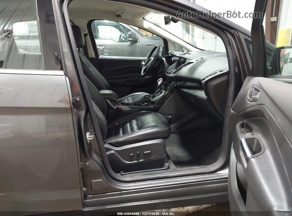 1FADP5FU7HL111519 2017 FORD C-MAX ENERGI Серый Вид салона спереди