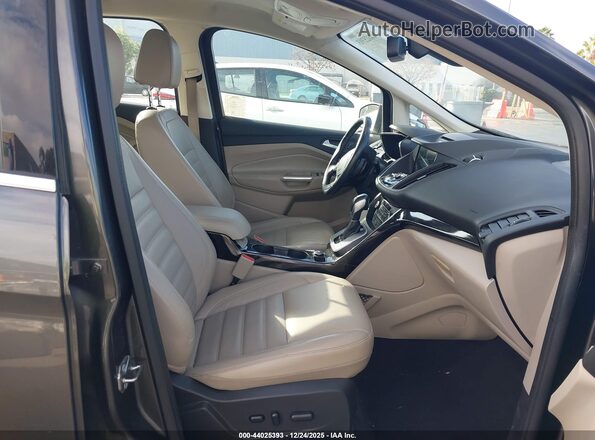 1FADP5FU7HL112640 2017 FORD C-MAX ENERGI Серый Вид салона спереди