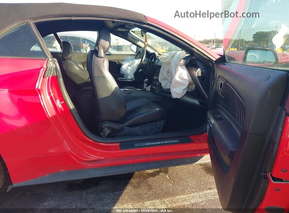 1FATP8UH0M5116367 2021 FORD MUSTANG Red Front interior view