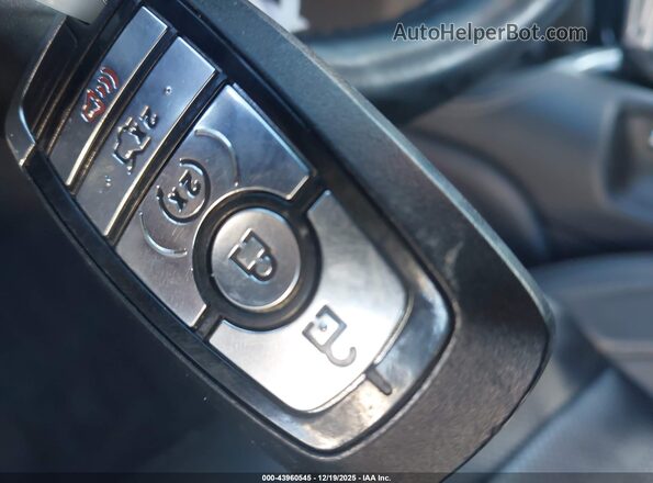 1FATP8UHXJ5166933 2018 FORD MUSTANG Серый Вид панели приборов