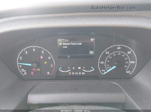 1FBAX2C83RKB79041 2024 FORD PASSENGER Silver Widok tylnych siedzeń