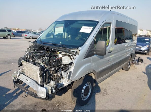 1FBAX2C83RKB79041 2024 FORD PASSENGER Silver Przód lewy