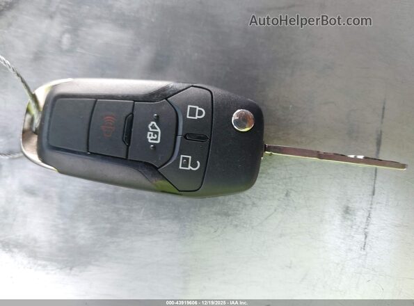 1FBAX2C84RKB30074 2024 FORD PASSENGER White Widok deski rozdzielczej