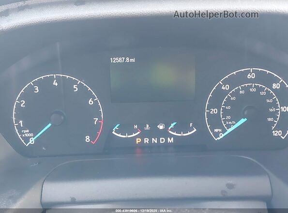 1FBAX2C84RKB30074 2024 FORD PASSENGER White Widok tylnych siedzeń