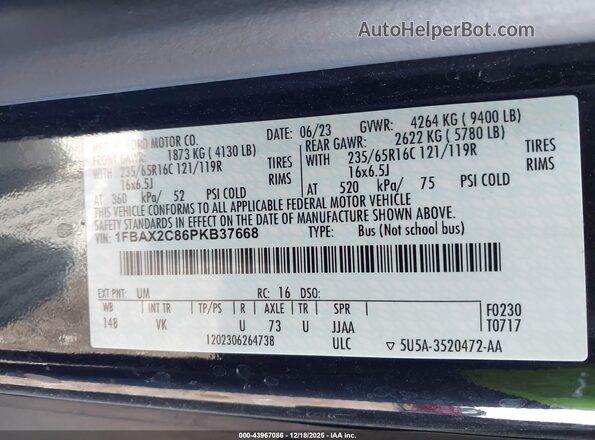 1FBAX2C86PKB37668 2023 FORD PASSENGER Black Widok komory silnika