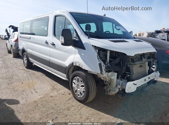 1FBAX2Y84RKA12759 2024 FORD PASSENGER White Передня права чверть