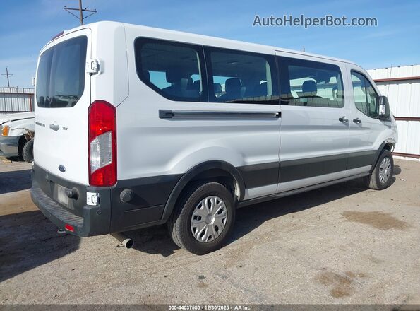 1FBAX2Y84RKA12759 2024 FORD PASSENGER White Задня права чверть