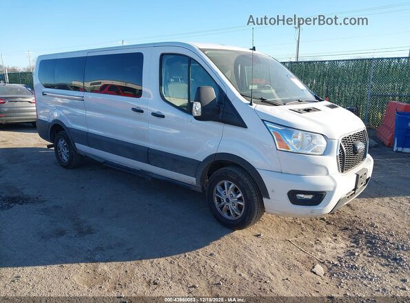 1FBAX2Y85MKA66046 2021 FORD PASSENGER White Передня права чверть