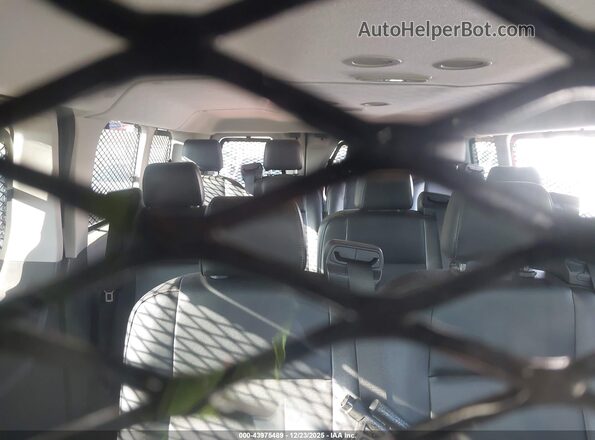 1FBAX2Y89NKA05901 2022 FORD PASSENGER White Vista de la etiqueta del VIN