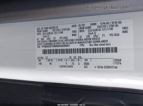 1FBAX2Y89NKA05901 2022 FORD PASSENGER White Vista del compartimento del motor