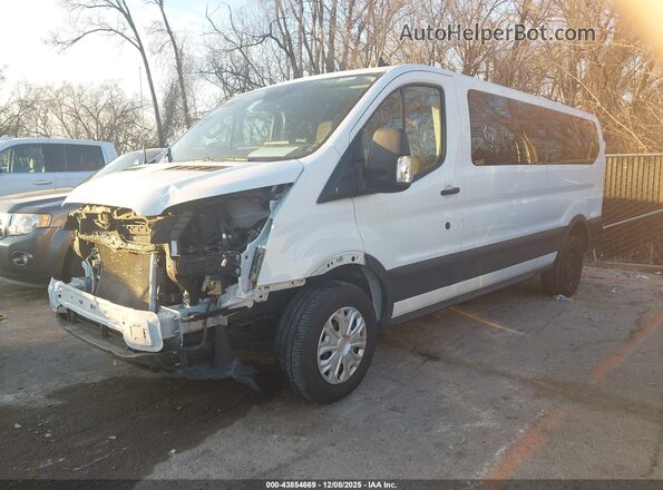 1FBAX2YG0PKA93991 2023 FORD PASSENGER Белый Передняя левая четверть