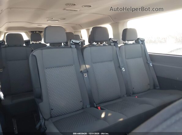 1FBAX2YG4PKA93587 2023 FORD PASSENGER White Widok naklejki z numerem VIN