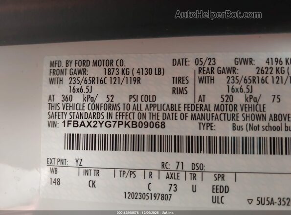 1FBAX2YG7PKB09068 2023 FORD PASSENGER White Widok komory silnika