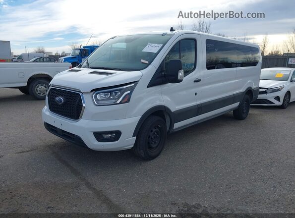 1FBAX2YG8PKB07992 2023 FORD PASSENGER White Przód lewy