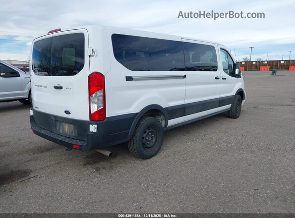 1FBAX2YG8PKB07992 2023 FORD PASSENGER White Tył prawy