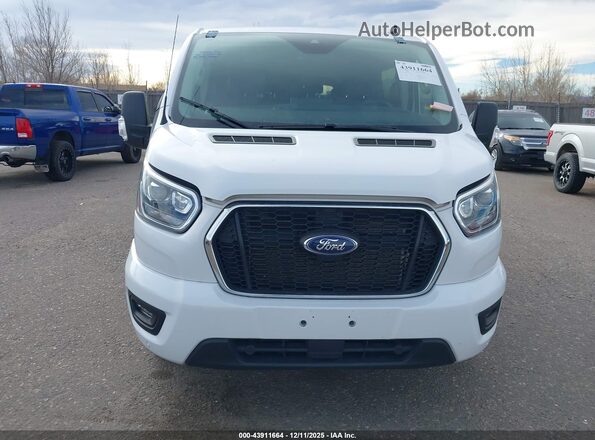 1FBAX2YG8PKB07992 2023 FORD PASSENGER White Widok zestawu wskaźników