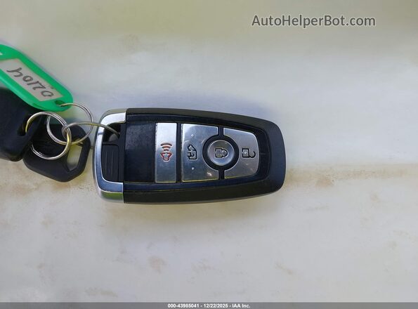 1FBAX9XG6RKB61725 2024 FORD PASSENGER Белый Вид панели приборов