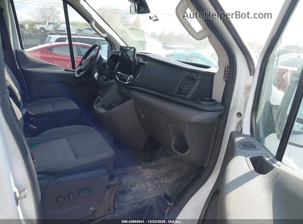 1FBAX9XG6RKB61725 2024 FORD PASSENGER Белый Вид салона спереди