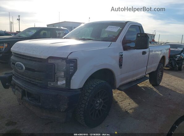 1FDBF2B68JEC12391 2018 FORD F-250 Белый Передняя левая четверть