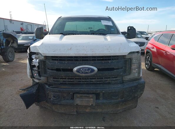 1FDBF2B68JEC12391 2018 FORD F-250 Белый Вид щитка приборов