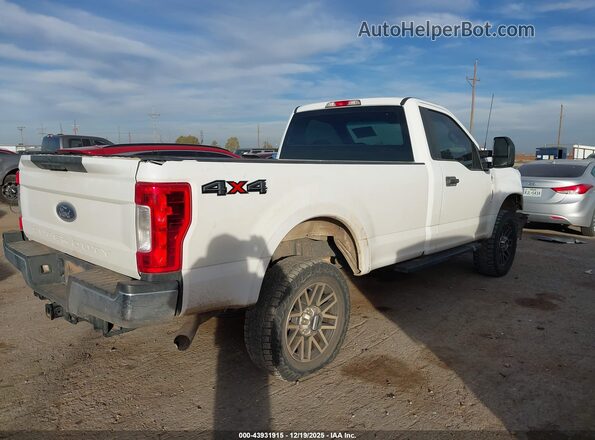 1FDBF2B68JEC12391 2018 FORD F-250 Белый Задняя правая четверть