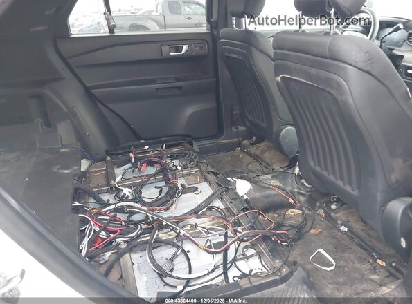 1FM5K8AB0LGA71687 2020 FORD POLICE INTERCEPTOR White Widok naklejki z numerem VIN