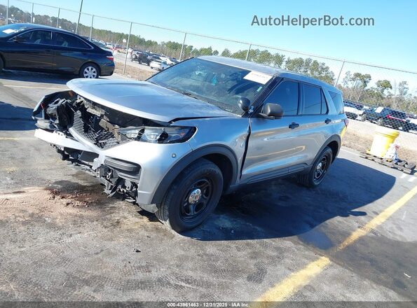 1FM5K8AB8NGA26984 2022 FORD POLICE INTERCEPTOR Silver Vista tres cuartos delantera izquierda