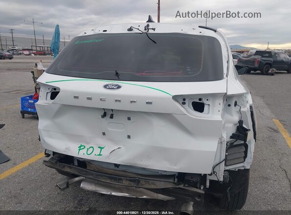1FMCU0FN1PUB03141 2023 FORD ESCAPE Белый Вид спереди