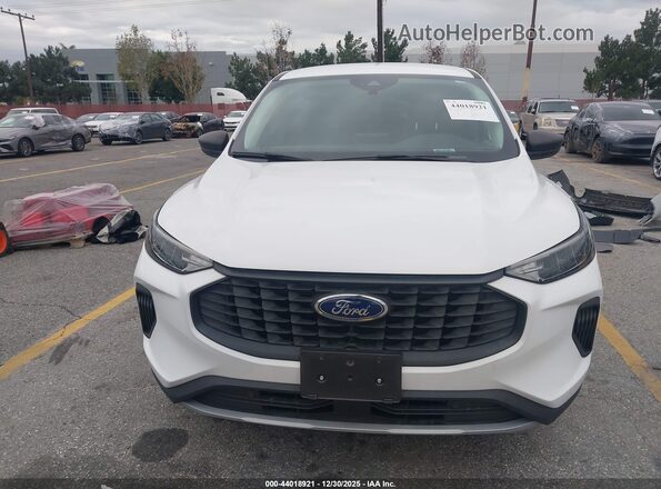 1FMCU0FN1PUB03141 2023 FORD ESCAPE Белый Вид задней части салона