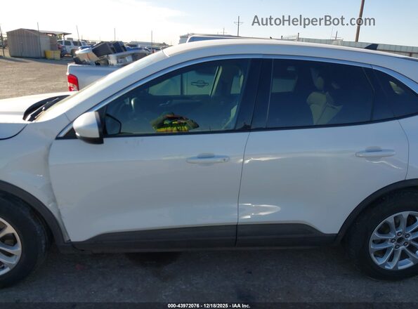 1FMCU0G67LUB92084 2020 FORD ESCAPE White Widok wnętrza 360 stopni