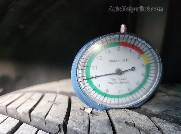 1FMCU0GD4JUC16594 2018 FORD ESCAPE Золотой Вид спереди