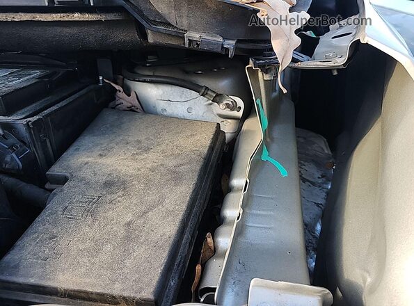 1FMCU0GD4JUC16594 2018 FORD ESCAPE Золотой Вид сзади