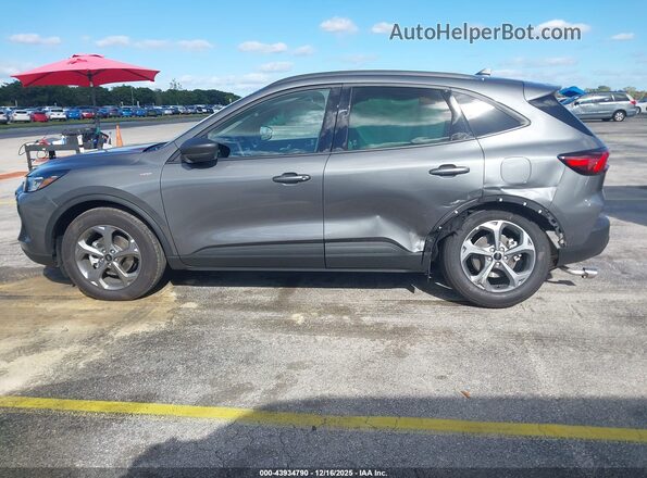 1FMCU0MN2TUA09699 2026 FORD ESCAPE Серый Вид спереди