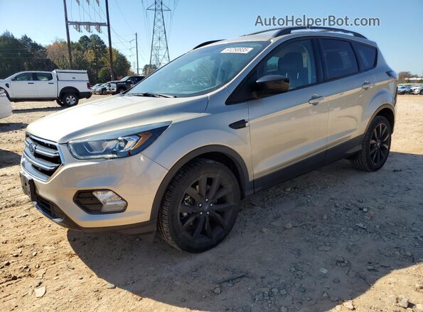 1FMCU9G99HUE04733 2017 FORD ESCAPE Золотой Передняя левая четверть
