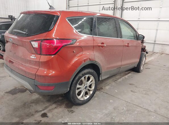 1FMCU9GD3KUB27802 2019 FORD ESCAPE Orange Tył prawy