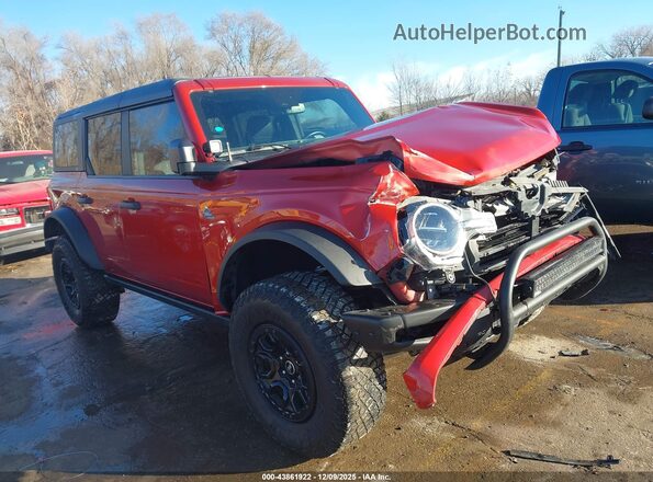 1FMEE5DP8NLB74900 2022 FORD BRONCO Красный Передняя правая четверть