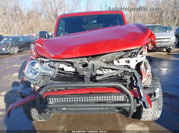 1FMEE5DP8NLB74900 2022 FORD BRONCO Красный Вид спереди