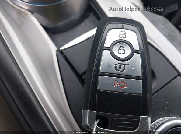 1FMSK8DH3RGA24682 2024 FORD FORD EXPLORER Blue Widok deski rozdzielczej