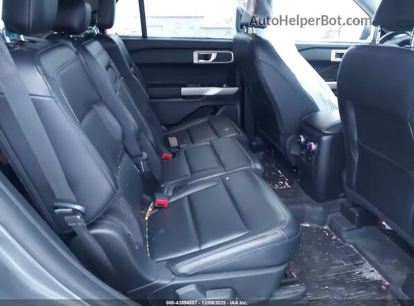 1FMSK8DH4NGA44501 2022 FORD FORD EXPLORER Gray Vista de la etiqueta del VIN