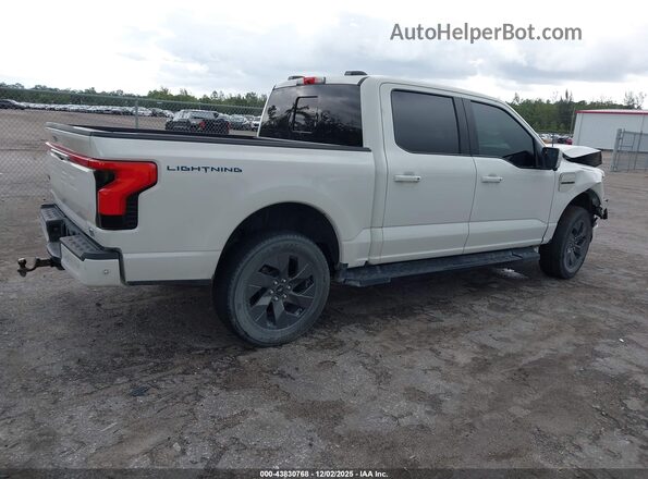 1FT6W1EV2NWG03216 2022 FORD F-150 LIGHTNING Белый Задняя правая четверть
