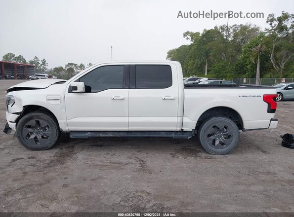 1FT6W1EV2NWG03216 2022 FORD F-150 LIGHTNING Белый 