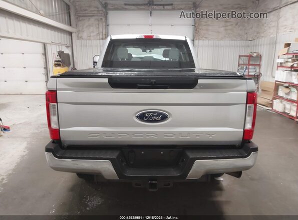 1FT7W2B68JEB96557 2018 FORD F-250 Серебряный 