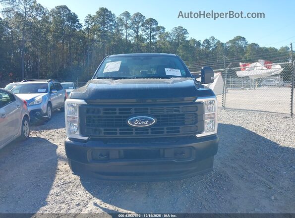 1FT7W2BA1TEC72191 2026 FORD F-250 Black Widok wnętrza z tyłu