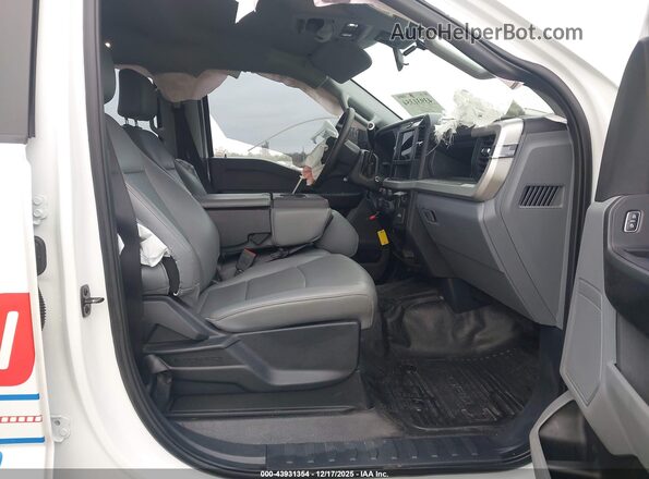 1FT7W2BA3SED38061 2025 FORD F-250 White Widok wnętrza z przodu