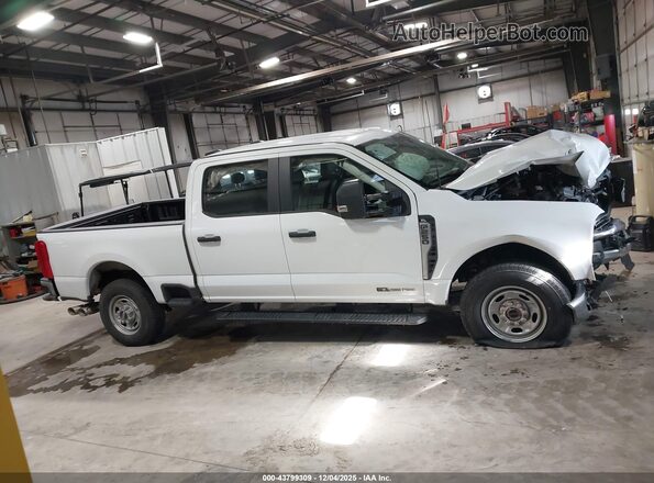 1FT7W2BT3SEC37202 2025 FORD F-250 Белый Панорамный вид салона 360°