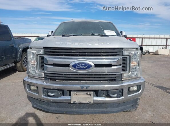1FT7W2BT5KED10568 2019 FORD F-250 Серебряный Вид задней части салона