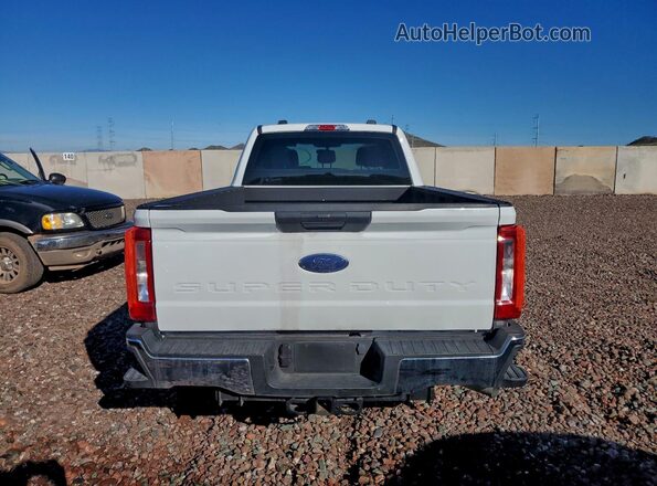 1FT7X2AA1REF28076 2024 FORD F250 White Вид ззаду