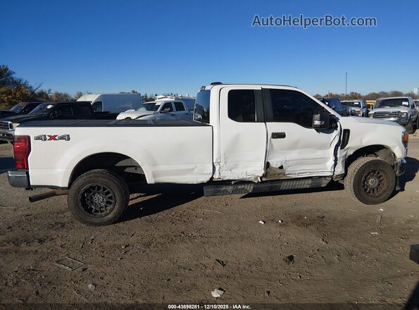 1FT7X2B60NEC70296 2022 FORD F-250 White Widok wnętrza z tyłu